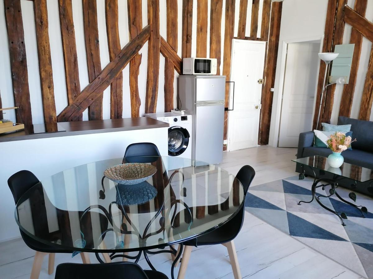 Evasion Autour De Poutres Et Pierres Plein Centre Apartment Orleans Exterior photo